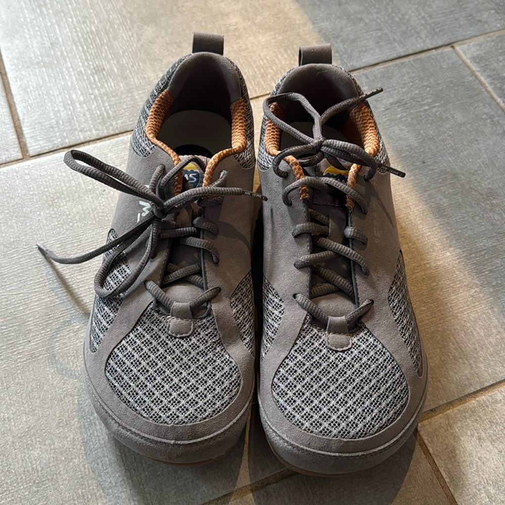EYC barely worn Lems sneakers